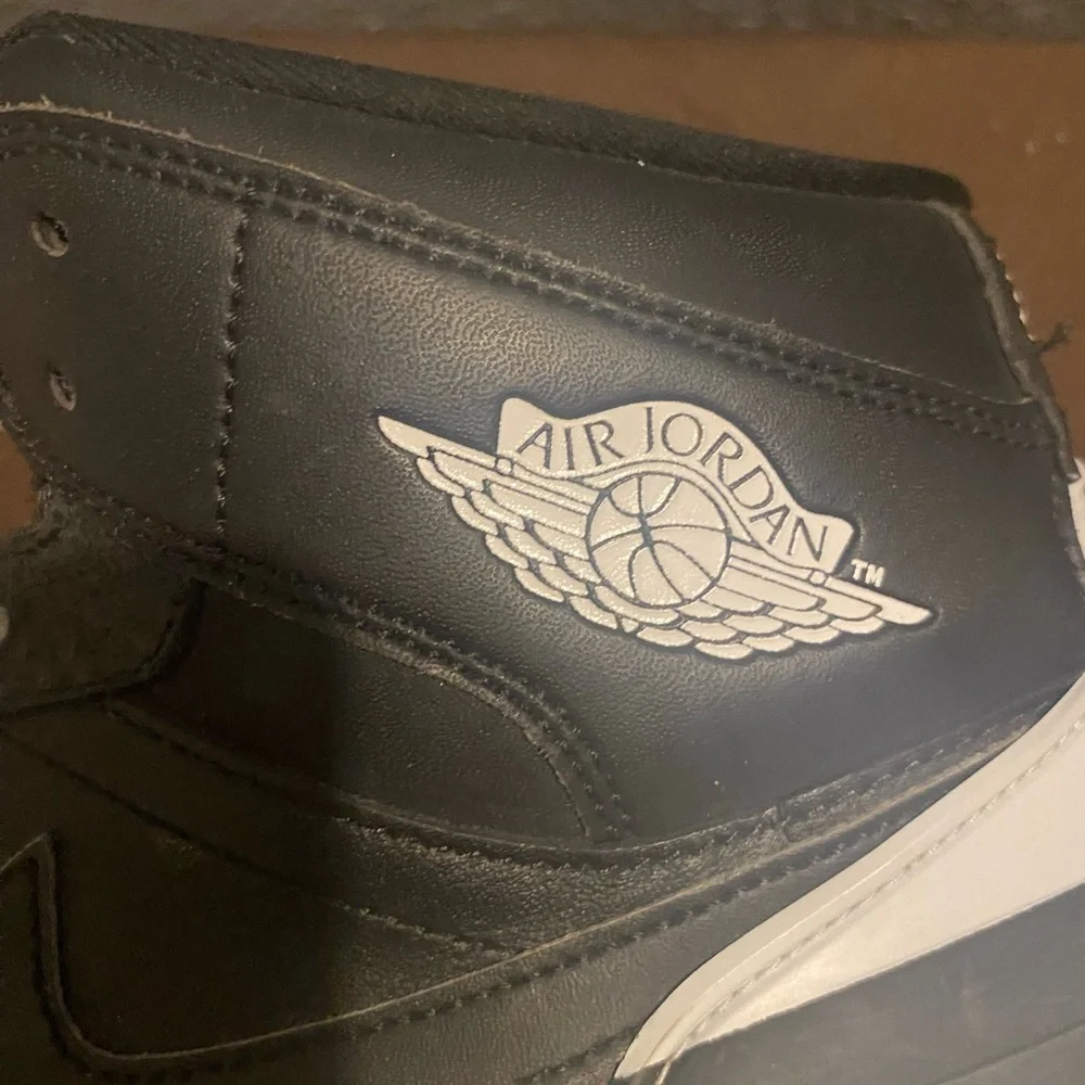 Jordan Black and White Men's Sneakers Air Jordan 1 Low 86 Pure Platinum - Picture 7 of 11